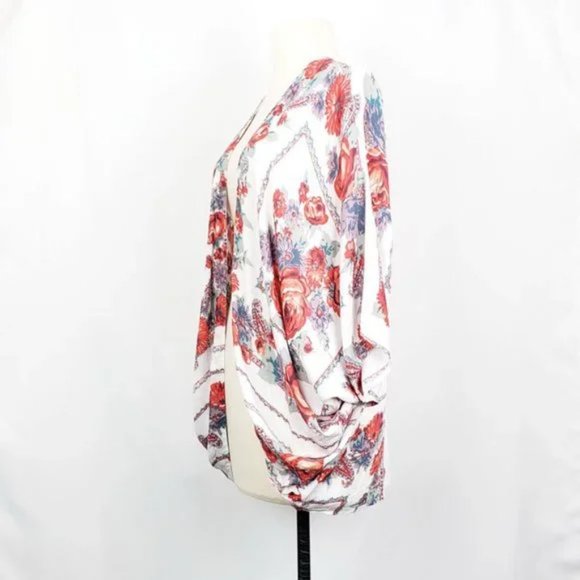 Urban Outfitters Kimchi Blue floral print Kimono - Picture 4 of 8